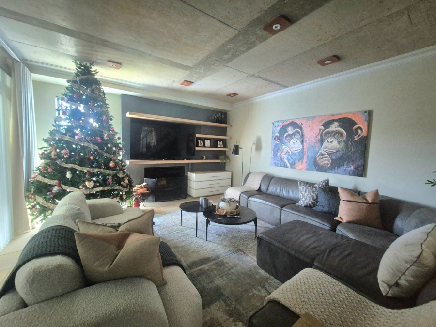 5 Bedroom Property for Sale in Welgelegen Western Cape